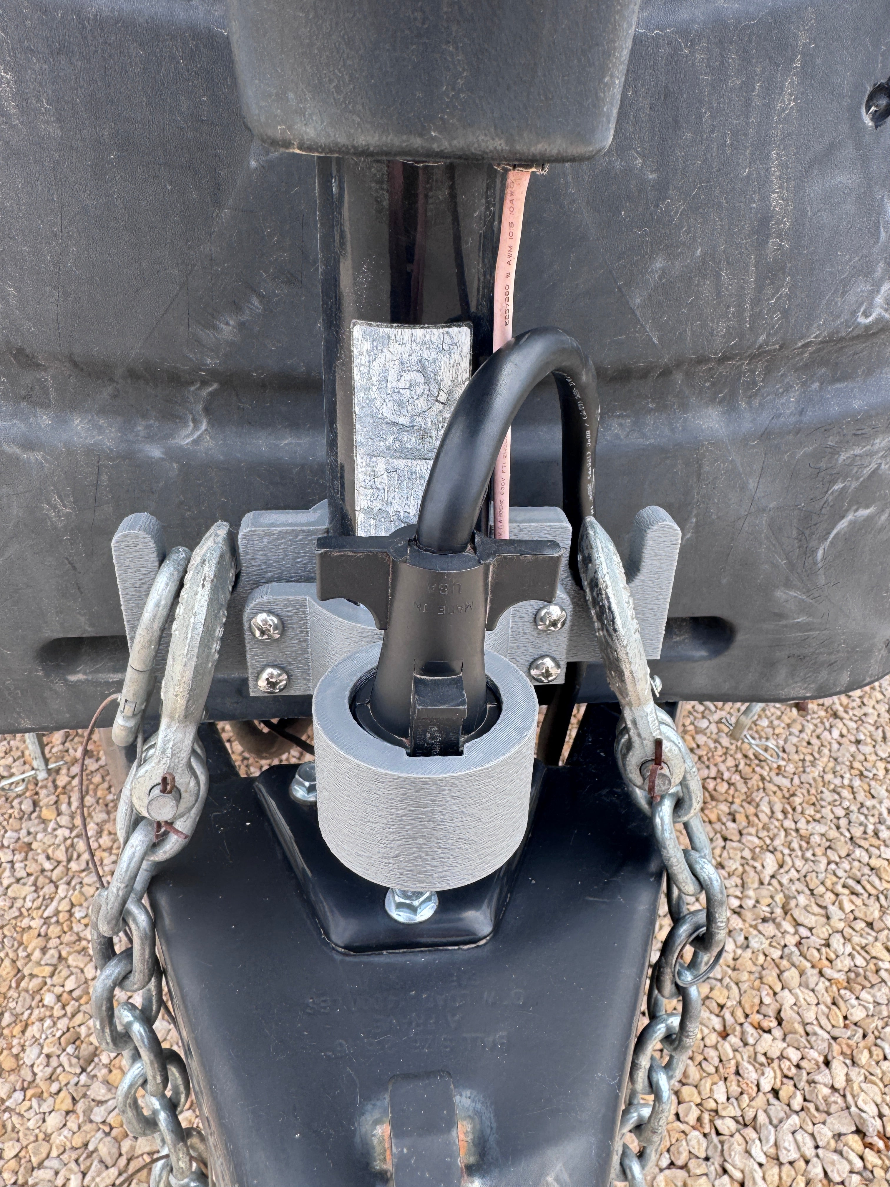 RV TOW CHAIN & PLUG ORGANIZER